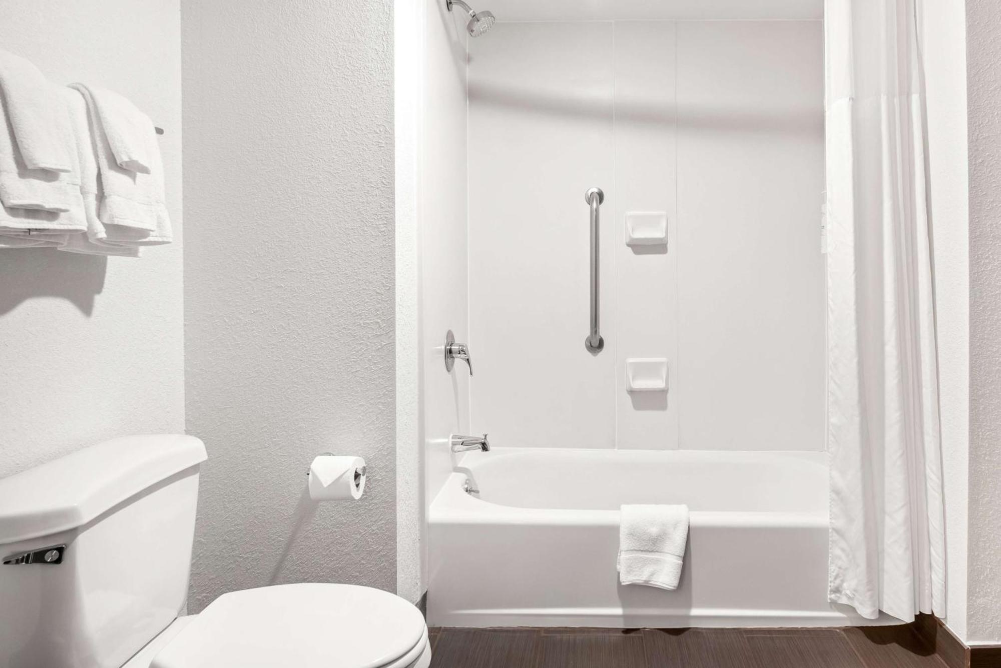 Surestay Plus Hotel By Best Western Stevensville St Joseph Kültér fotó