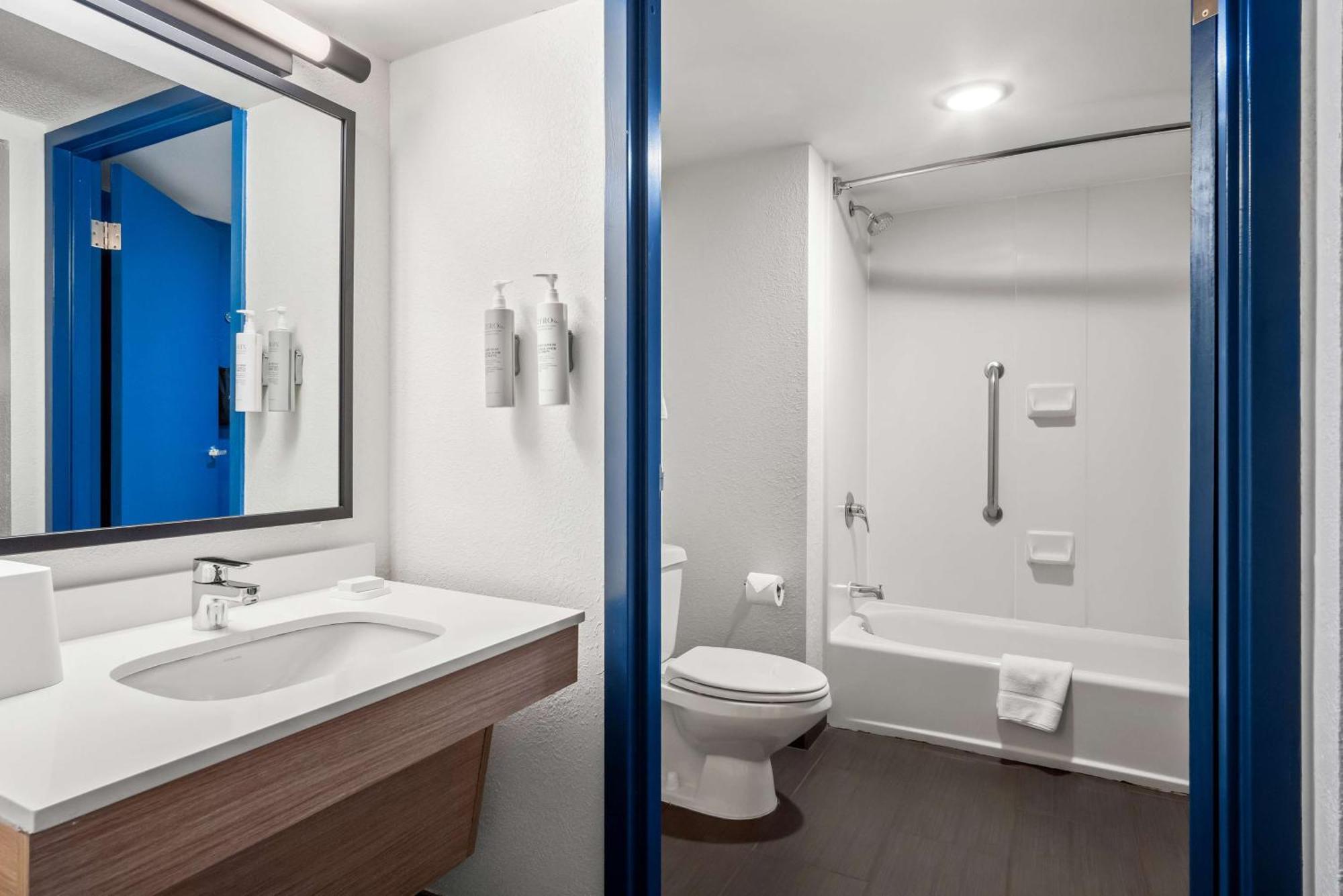 Surestay Plus Hotel By Best Western Stevensville St Joseph Kültér fotó