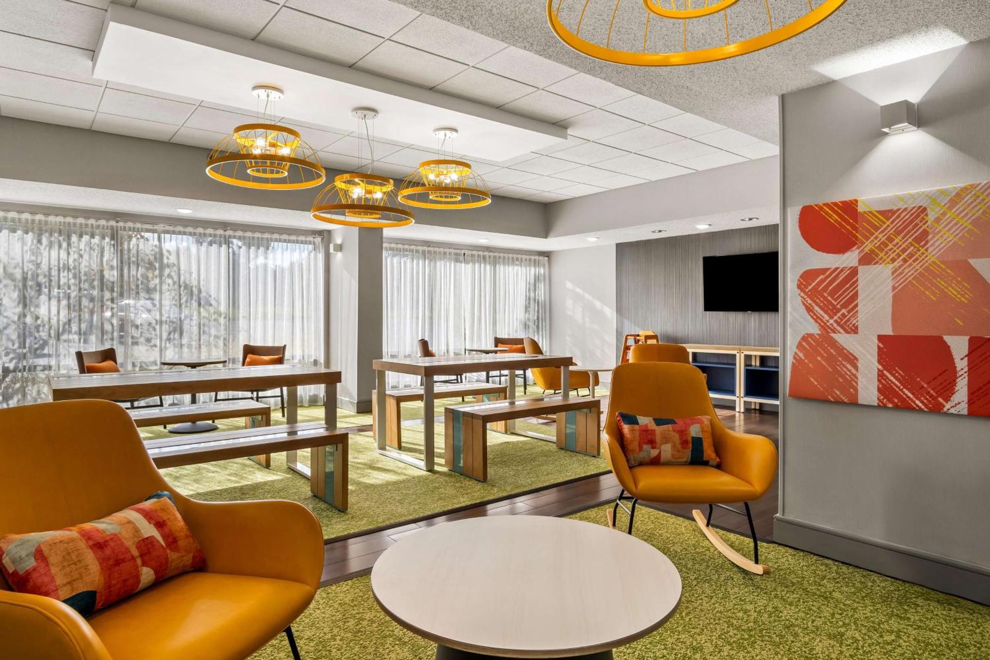 Surestay Plus Hotel By Best Western Stevensville St Joseph Kültér fotó