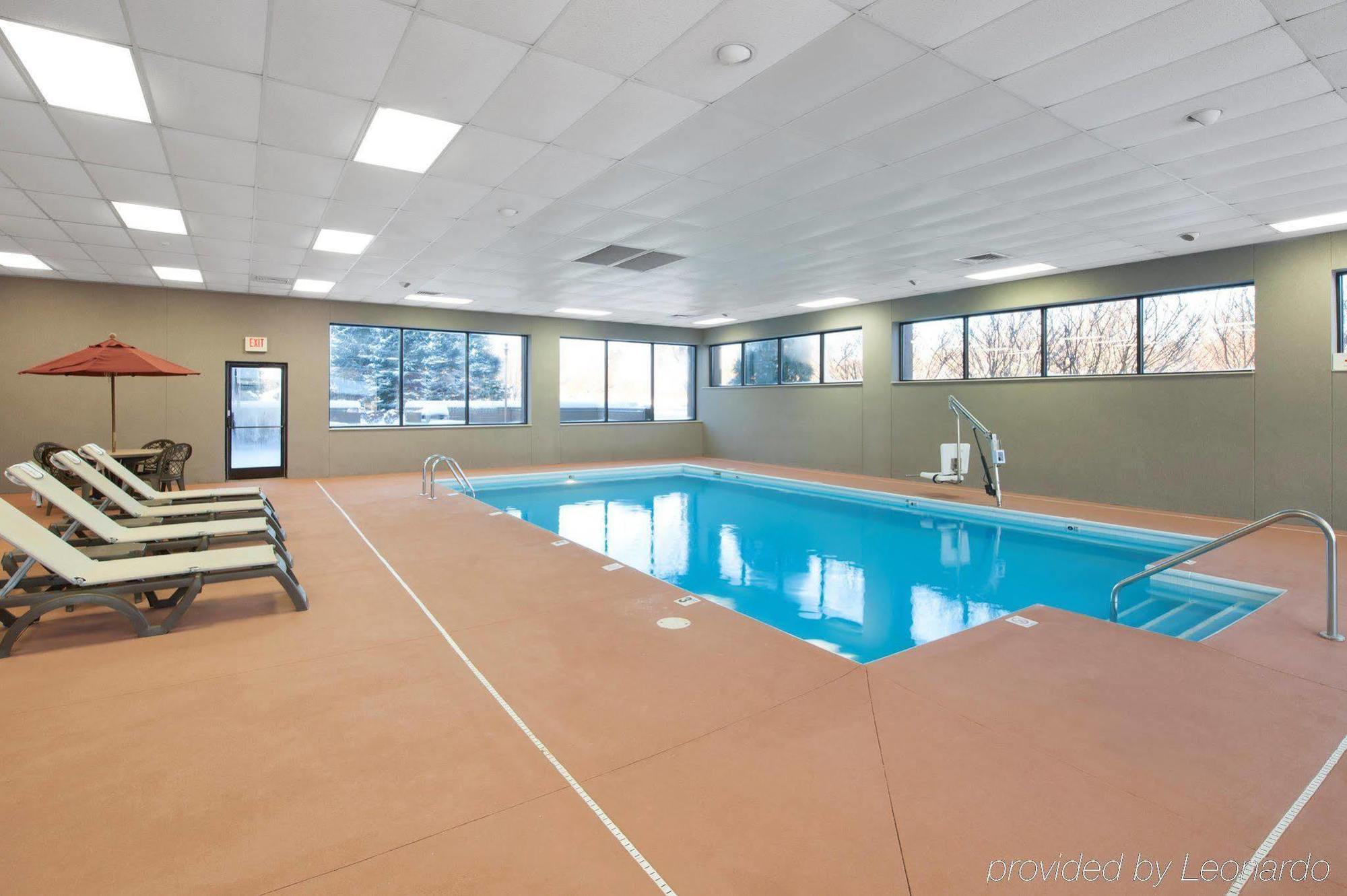 Surestay Plus Hotel By Best Western Stevensville St Joseph Kültér fotó